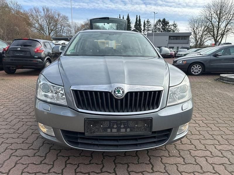 Gebraucht Skoda Octavia Elegance 105 PS (77 kW) 2013 Grau Kombi