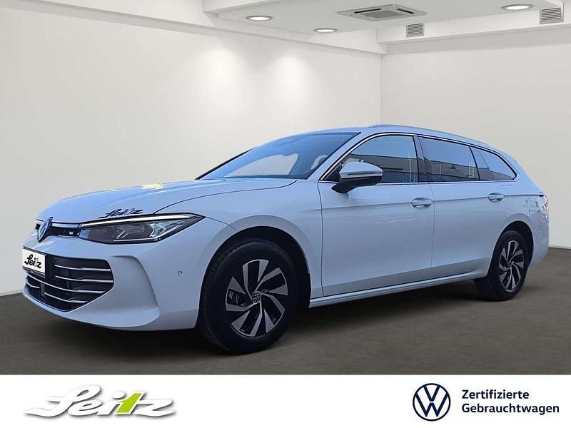 Pure white Gebraucht 2025 VW Passat Business Kombi | 39.999 € (Superpreis) - Bild 1/3