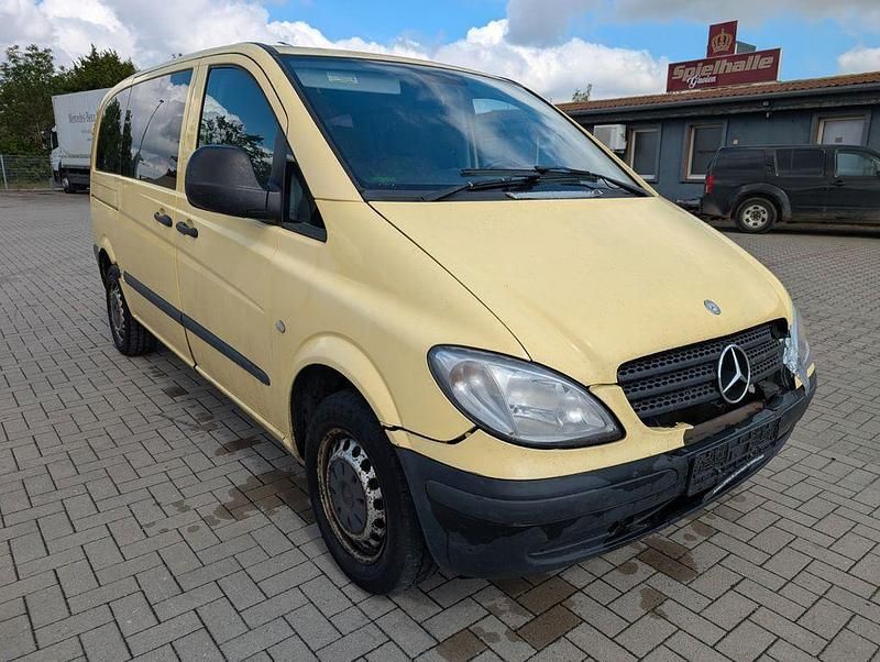 Gelb Gebraucht 2006 Mercedes Vito Van / Kleinbus | 1.599 € (Superpreis) - Bild 1/4