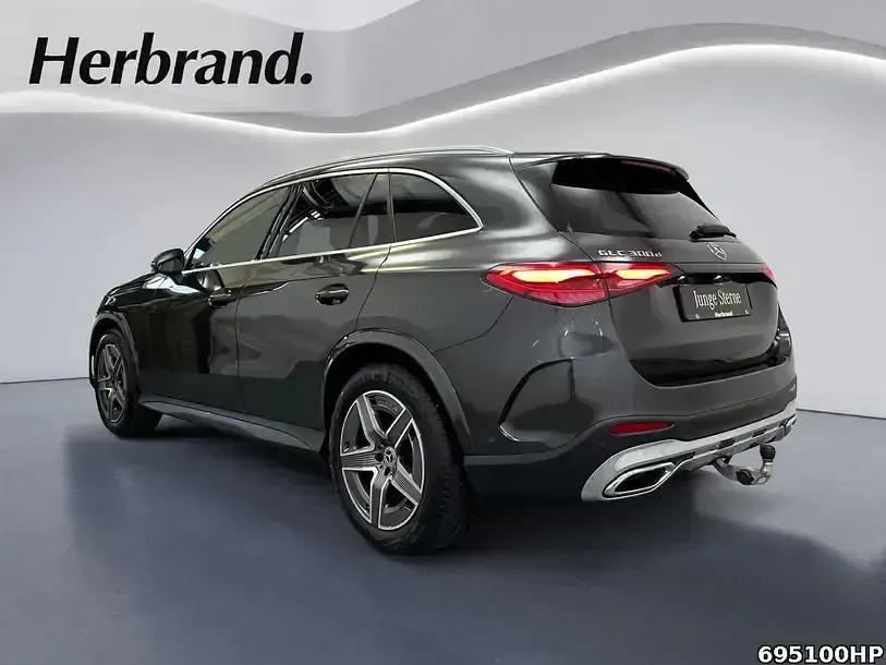 Gebraucht Mercedes GLC300 AMG 269 PS (197 kW) 2025 Grau SUV