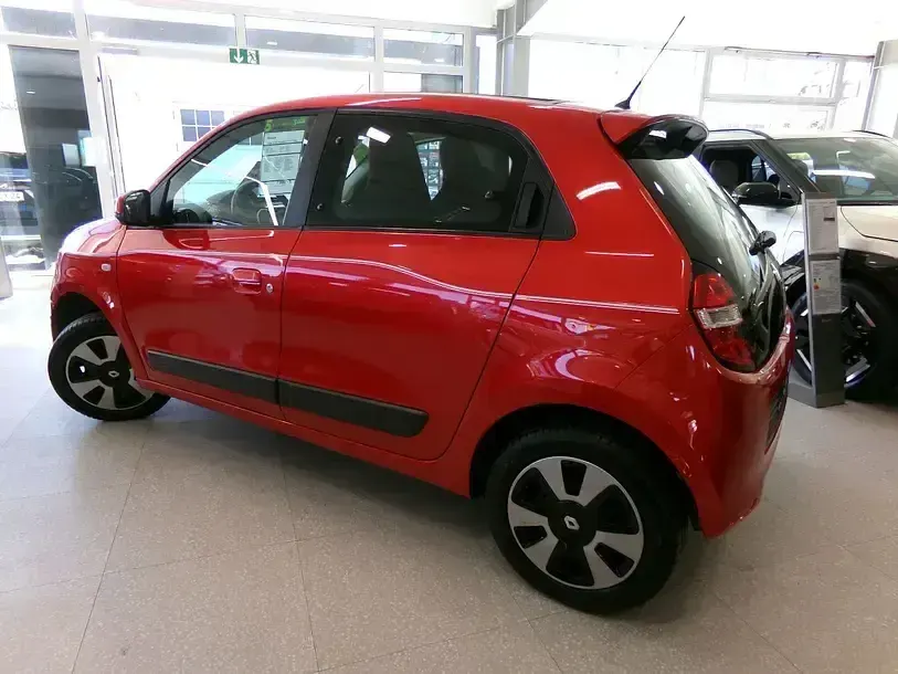 Używany Renault Twingo Liberty 71 KM (52 kW) 2016 Czerwony Hatchback