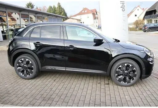 Neu Fiat 600 La Prima 110 PS (80 kW) 2026 Schwarz SUV