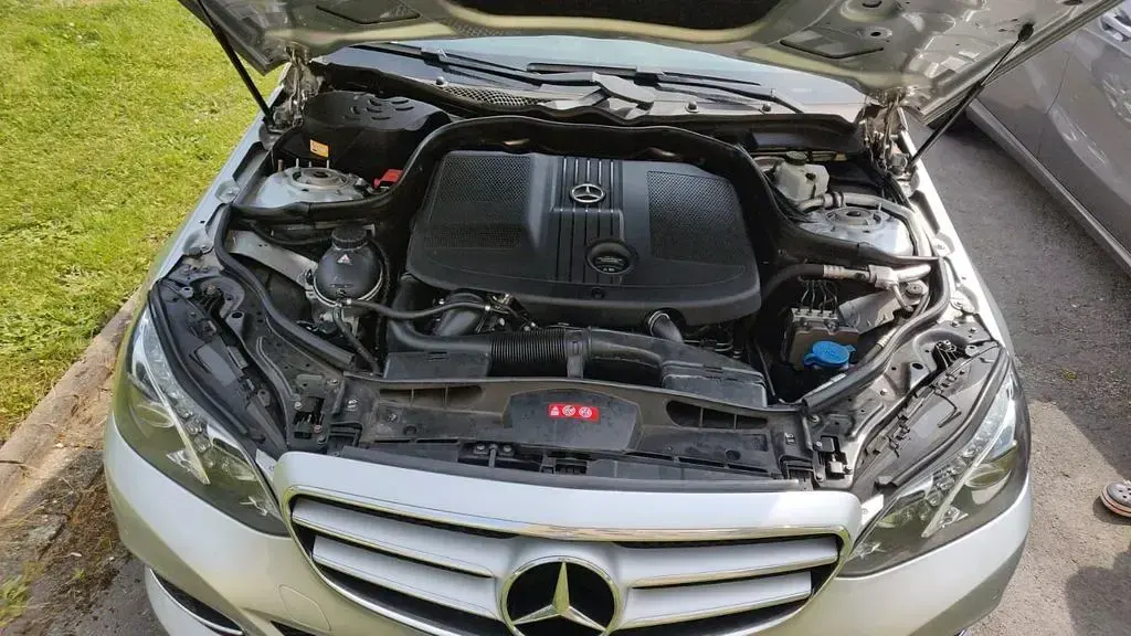 Gebraucht Mercedes E220 194 PS (142 kW) 2016 Silber Kombi