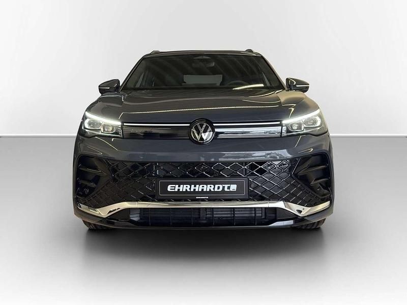 Neu VW Tiguan R-line 150 PS (110 kW) 2026 Grau SUV