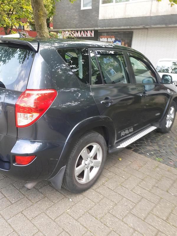 Gebraucht Toyota RAV4 177 PS (130 kW) 2007 Grau SUV