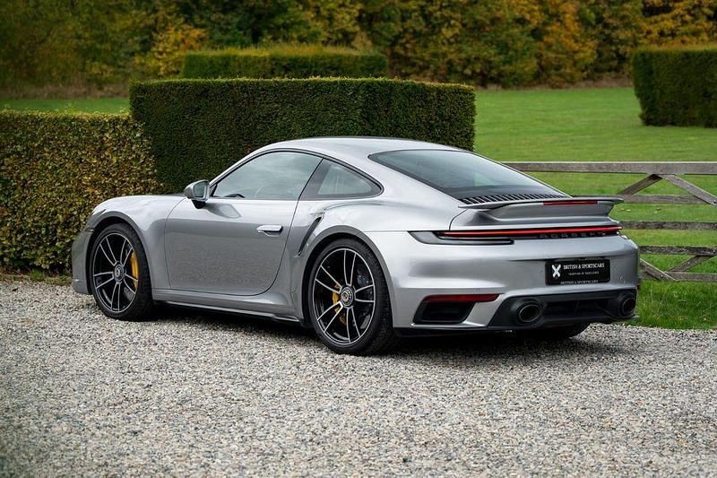 Second-hand Porsche 992 650 CP (478 kW) 2020 Argintiu Coupe