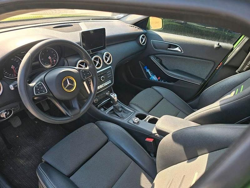 Gebraucht Mercedes A200 136 PS (100 kW) 2016 Limousine
