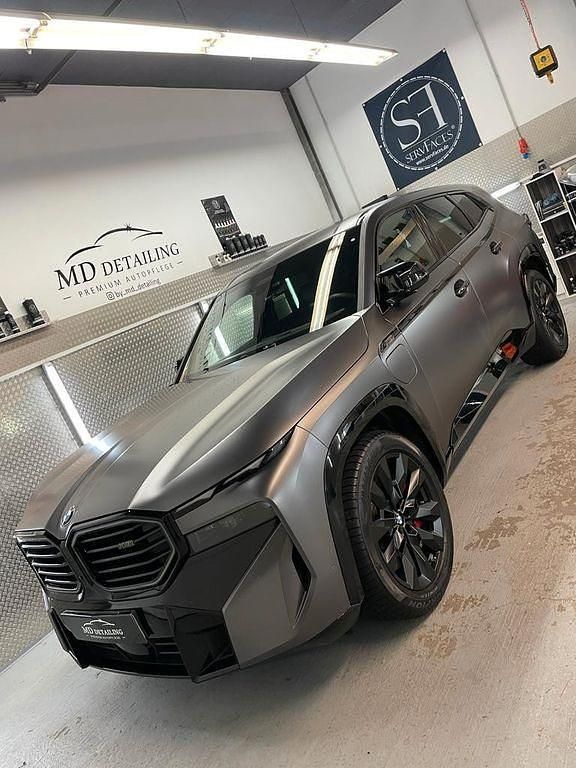 Grau Gebraucht 2023 BMW XM Performance SUV | 114.800 € (Etwas zu teuer) - Bild 1/4