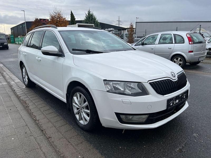 Gebraucht Skoda Octavia Ambition 110 PS (80 kW) 2016 Weiß Kombi
