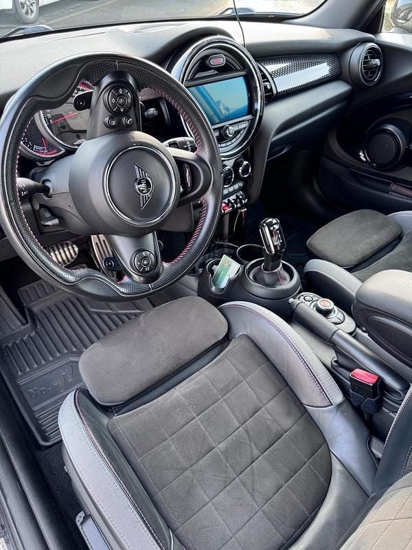 Gebraucht Mini John Cooper Works 231 PS (169 kW) 2020 Schwarz Kleinwagen