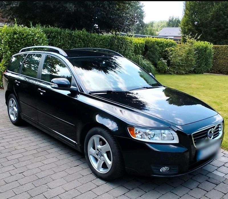 Schwarz Gebraucht 2011 Volvo V50 Kombi | 7.500 € (Teuer) - Bild 1/4