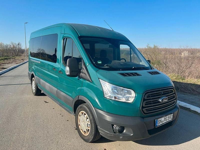 Gebraucht Ford Transit 170 PS (125 kW) 2018 Grün Van / Kleinbus