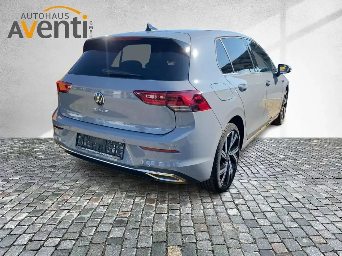 Gebraucht VW Golf VIII Style 131 PS (96 kW) 2024 Grau Limousine