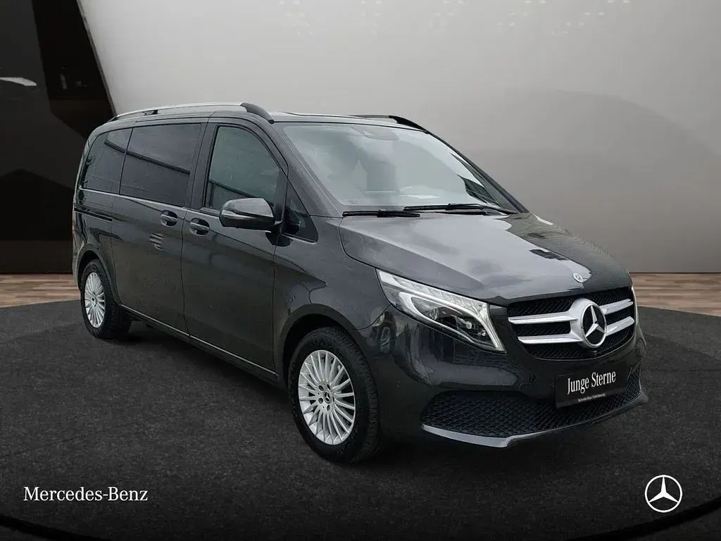 Gebraucht Mercedes V250 Avantgarde Edition 190 PS (139 kW) 2021 Grau Van / Kleinbus