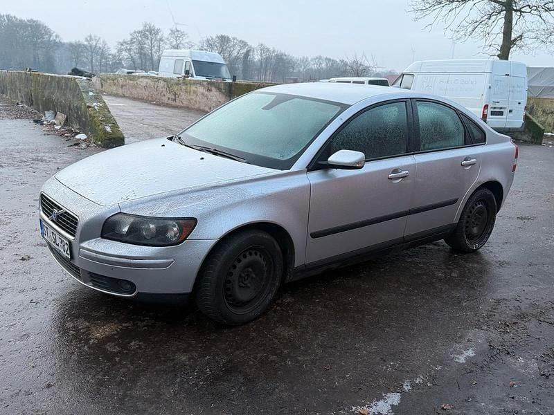 Grau Gebraucht 2006 Volvo S40 Limousine | 800 € (Superpreis) - Bild 1/4