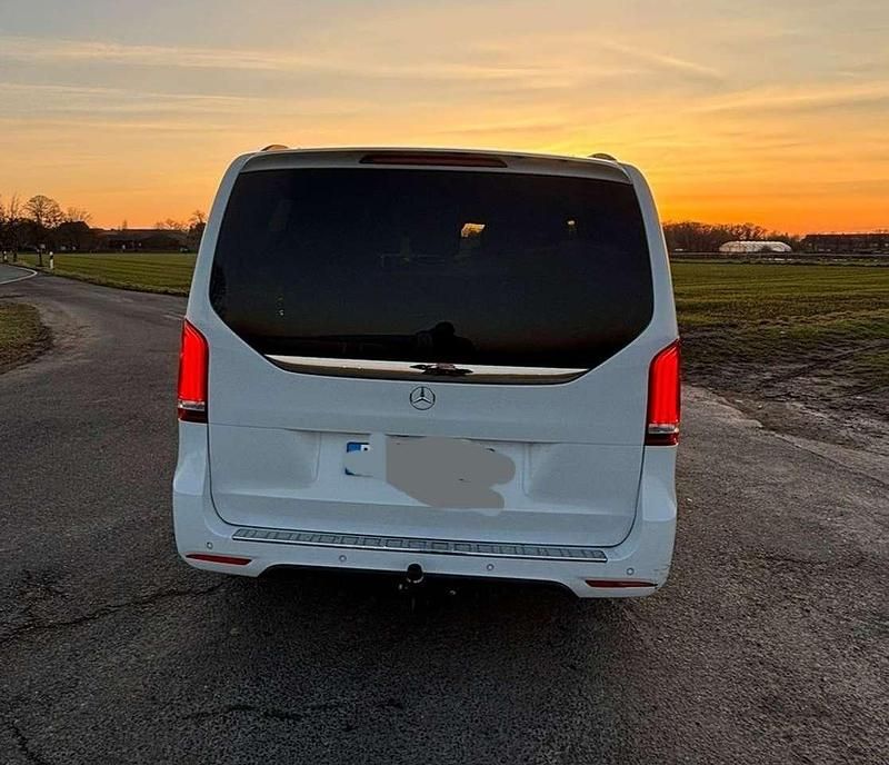 Gebraucht Mercedes V220 Edition 190 PS (139 kW) 2018 Weiß Van / Kleinbus