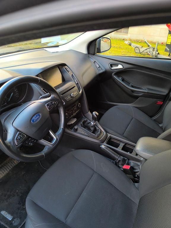 Gebraucht Ford Focus Titanium 125 PS (91 kW) 2015 Grau Limousine