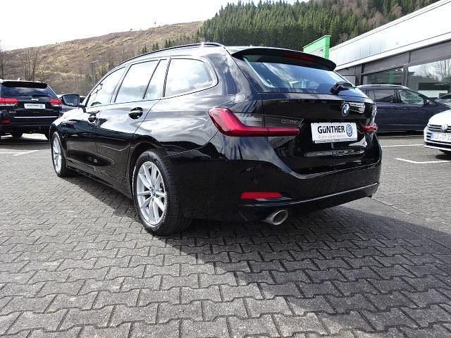 Gebraucht BMW 320e 163 PS (119 kW) 2024 Schwarz Limousine