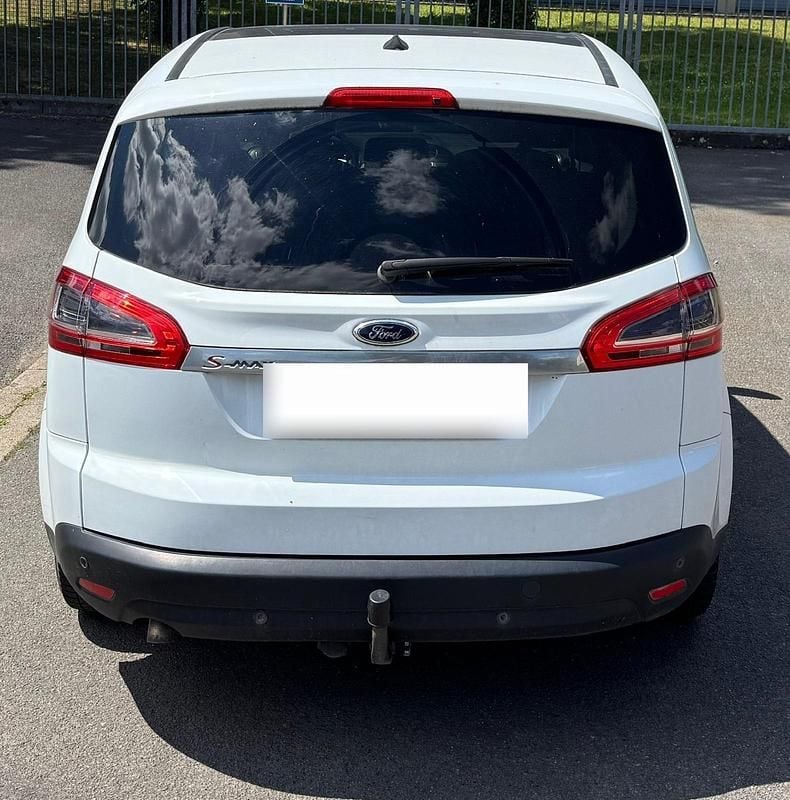 Gebraucht Ford S-MAX S 163 PS (119 kW) 2014 Weiß Van / Kleinbus