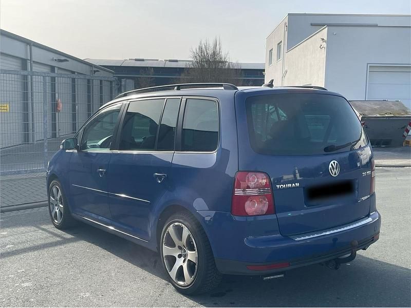 Gebraucht VW Touran 140 PS (102 kW) 2008 Blau Van / Kleinbus