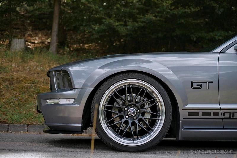 Andere farben Gebraucht 2006 Ford Mustang Coupé | 18.500 € (Guter Preis) - Bild 1/4