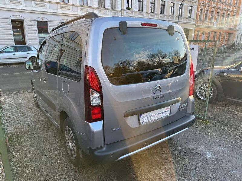 Gebraucht Citroën Berlingo XTR 120 PS (88 kW) 2016 Grau Van / Kleinbus