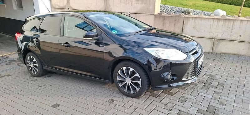 Gebraucht Ford Focus Titanium 125 PS (91 kW) 2012 Schwarz Kombi