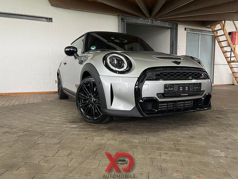 Grau Gebraucht 2023 Mini Cooper S Classic Kleinwagen | 19.990 € (Superpreis) - Bild 1/4
