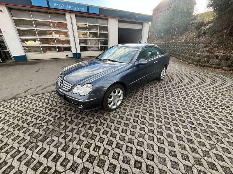 Lolithblaumetallic Gebraucht 2003 Mercedes CLK320 Coupé | 12.950 € - Bild 1/4