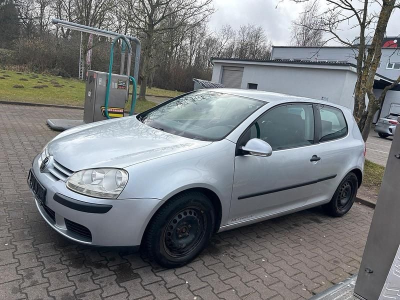 Gebraucht VW Golf 102 PS (75 kW) 2004 Silber Coupé