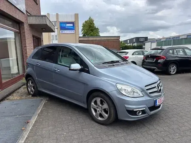 Gebraucht Mercedes B180 116 PS (85 kW) 2010 Horizontblau Van / Kleinbus
