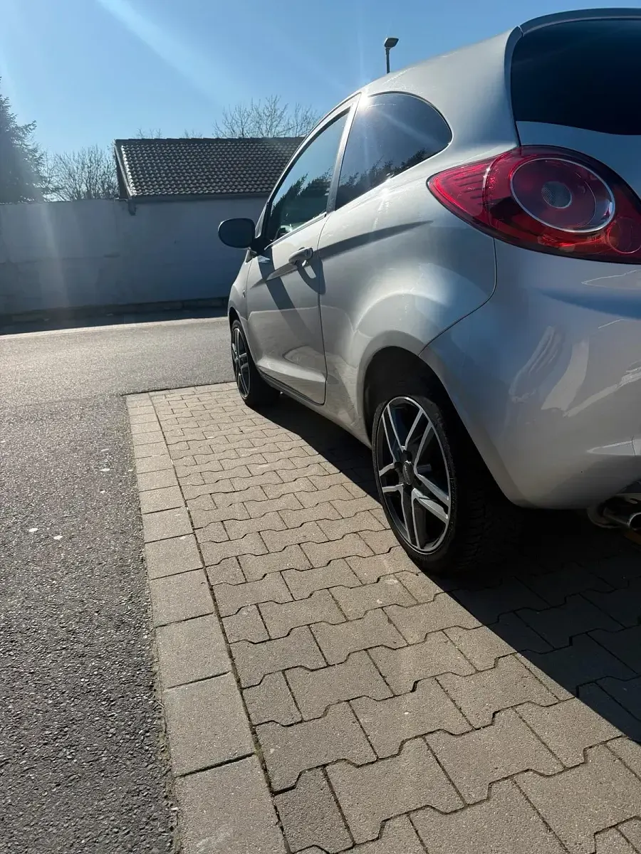 Gebraucht Ford Ka 69 PS (50 kW) 2009 Silber Kleinwagen