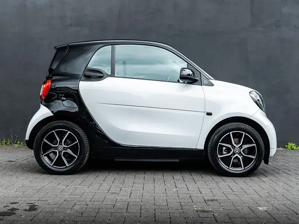 Gebraucht Smart ForTwo Electric Drive 60 kW (82 PS) 2019 Schwarz Coupé