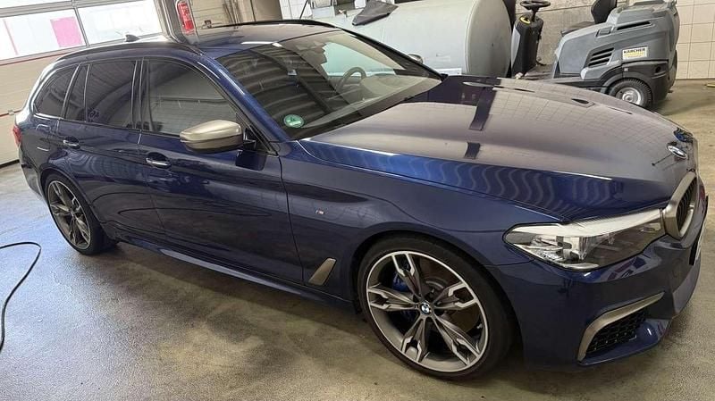 Blau Gebraucht 2018 BMW M550 Sport Line Limousine | 33.999 € (Superpreis) - Bild 1/4