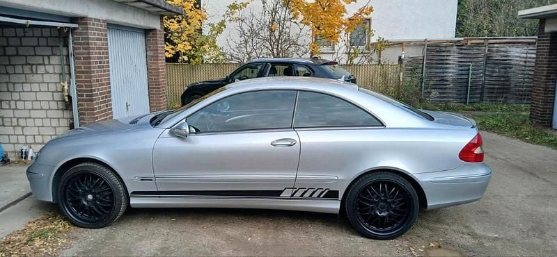 Grau Gebraucht 2007 Mercedes CLK200 Coupé | 5.800 € (Fairer Preis) - Bild 1/4