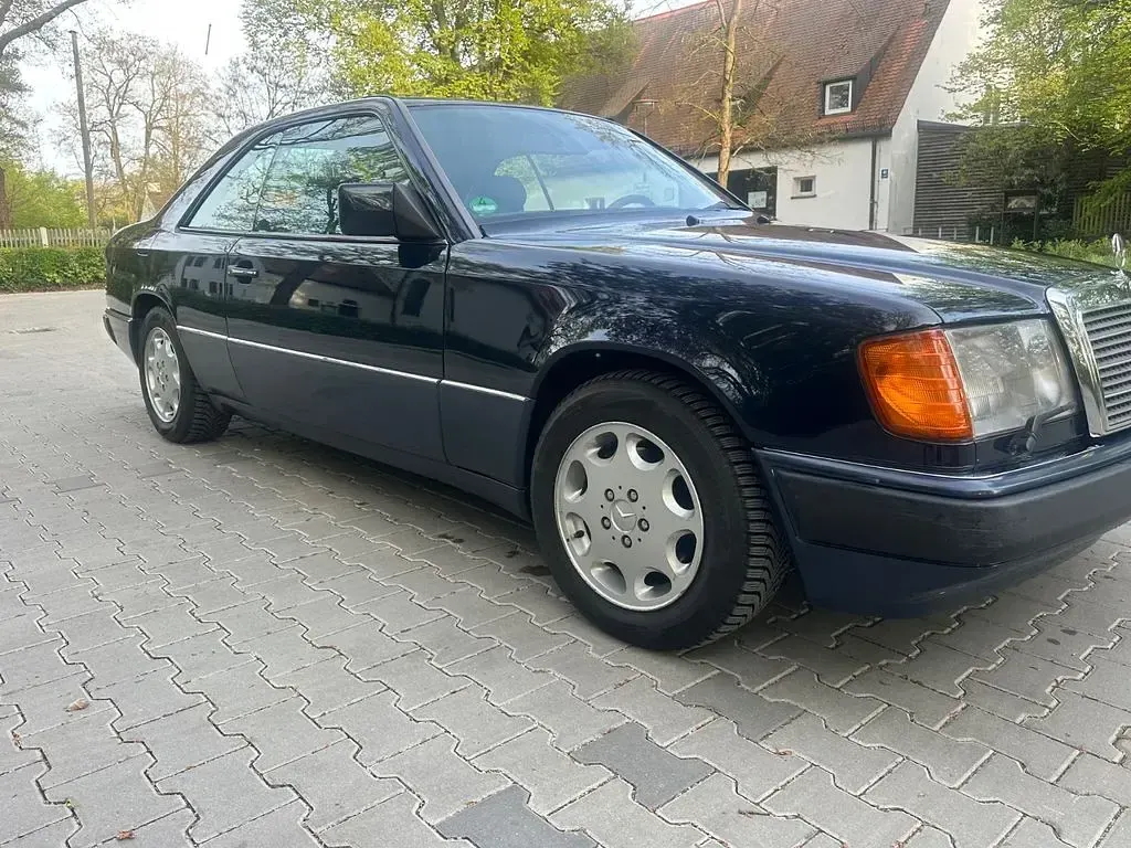 Second-hand Mercedes E300 179 CP (131 kW) 1992 Albastru Coupe