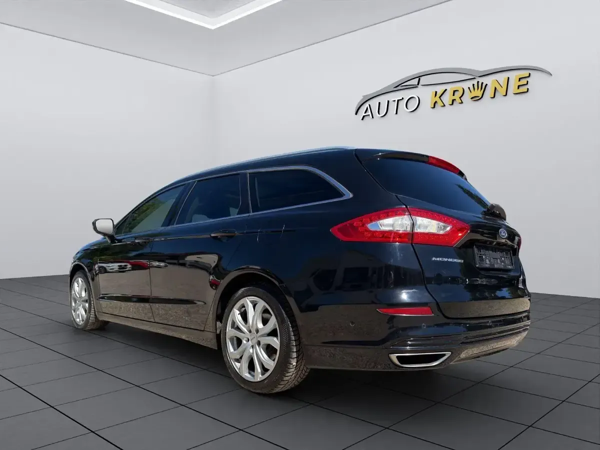 Gebraucht Ford Mondeo Titanium 179 PS (131 kW) 2018 Schwarz Kombi