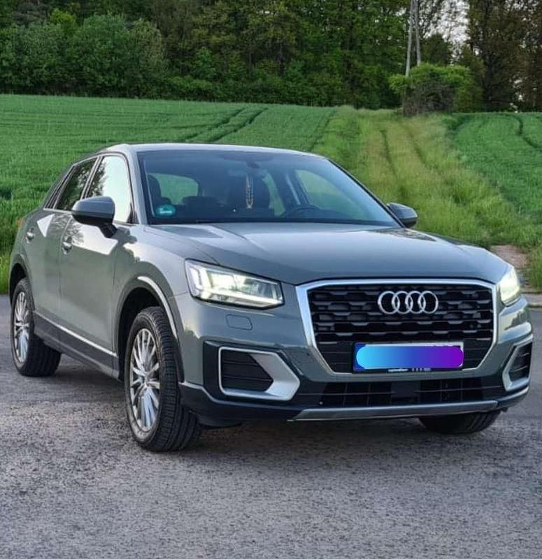 Grau Gebraucht 2019 Audi Q2 Design SUV | 19.500 € (Teuer) - Bild 1/4