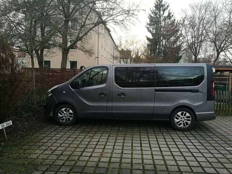 Gebraucht Opel Vivaro S 145 PS (106 kW) 2016 Grau Van / Kleinbus
