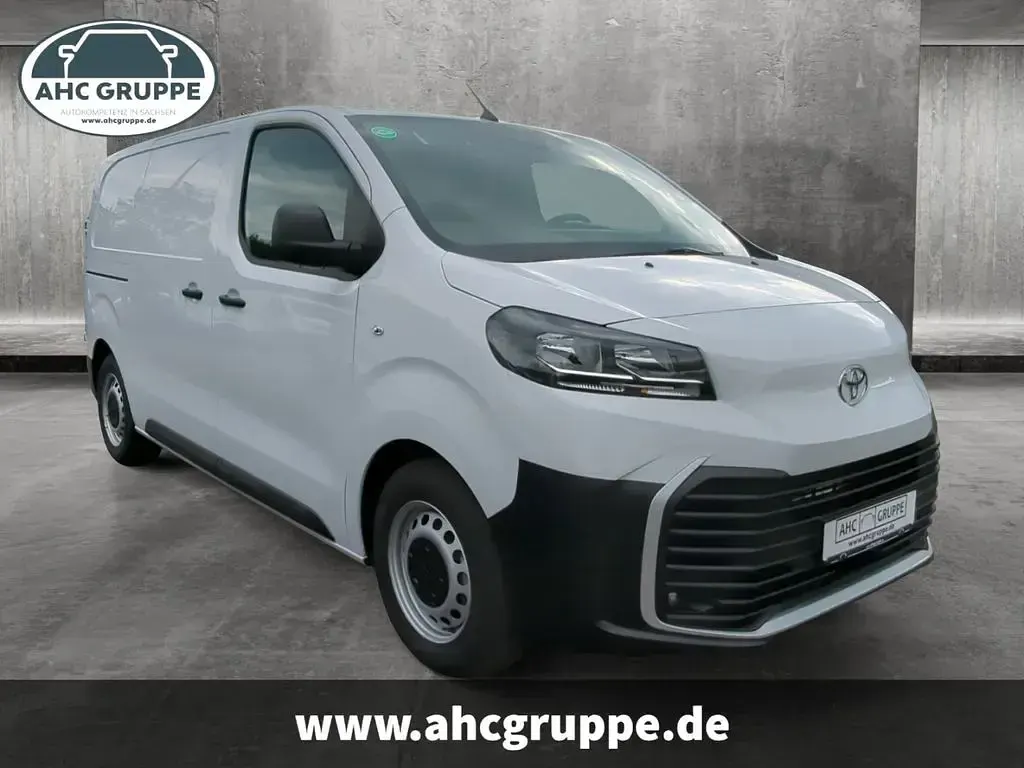 Gebraucht Toyota Proace 100 kW (137 PS) 2024 Weiss Van / Kleinbus