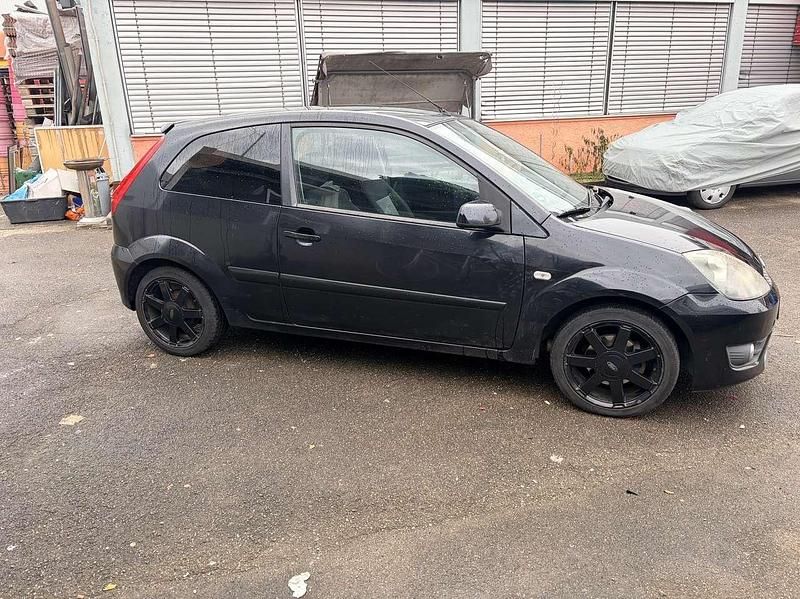 Gebraucht Ford Fiesta 69 PS (50 kW) 2008 Kleinwagen