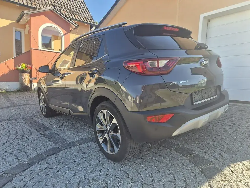 Gebraucht Kia Stonic Platinum 120 PS (88 kW) 2019 Grau SUV