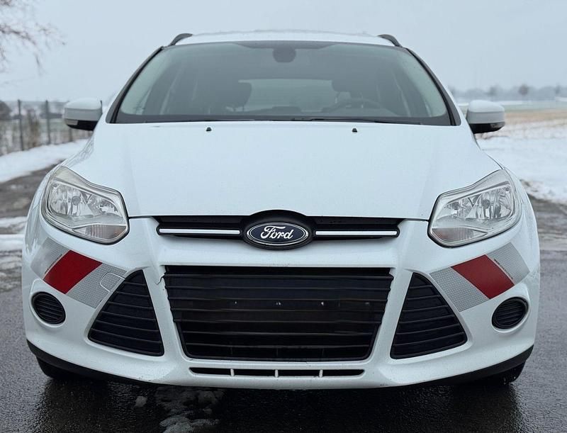 Gebraucht Ford Focus Trend 116 PS (85 kW) 2014 Weiß Limousine