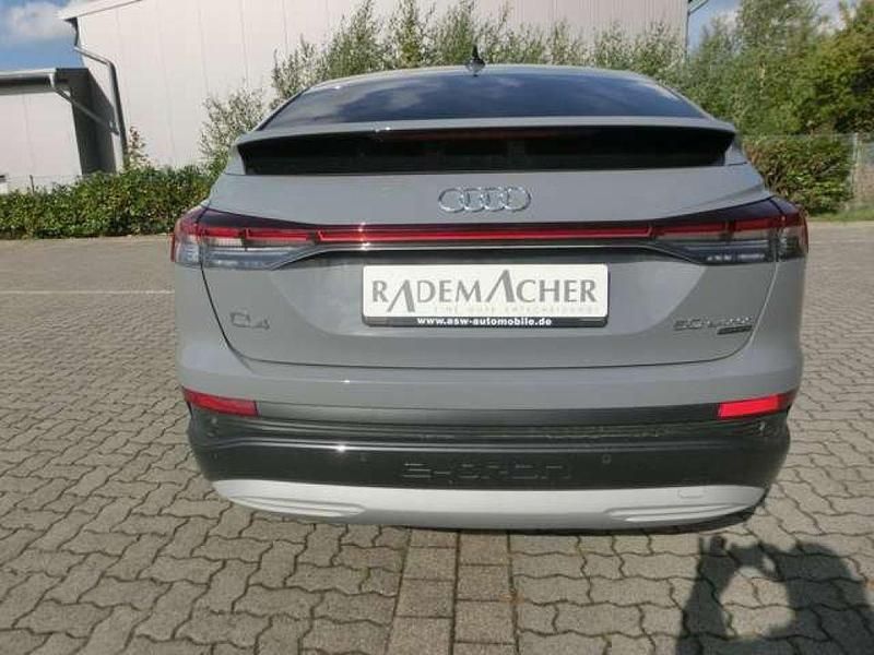 Gebraucht Audi e-tron 219 kW (299 PS) 2022 Kieselgrau SUV