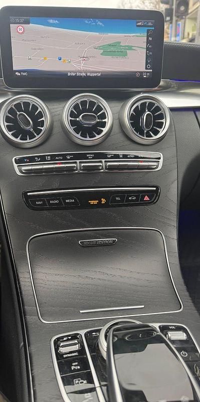 Gebraucht Mercedes C300e AMG line 306 PS (225 kW) 2021 Silber Kombi
