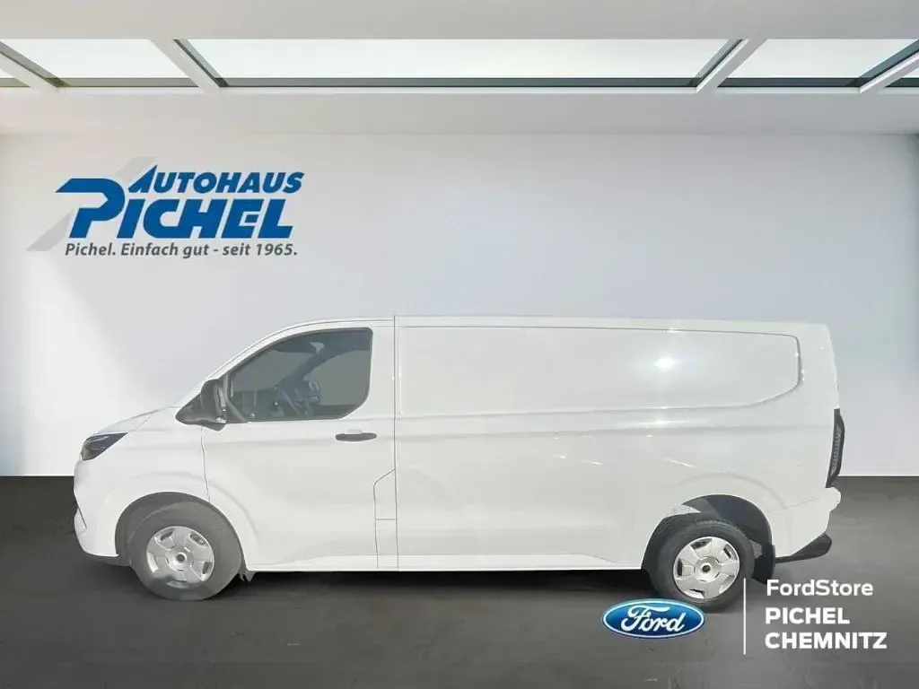 Gebraucht Ford 300 Trend 136 PS (100 kW) 2024 Weiß Van / Kleinbus