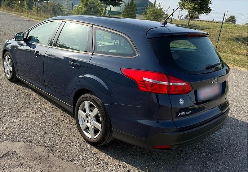Blau Gebraucht 2017 Ford Focus Kombi | 7.200 € (Superpreis) - Bild 1/4