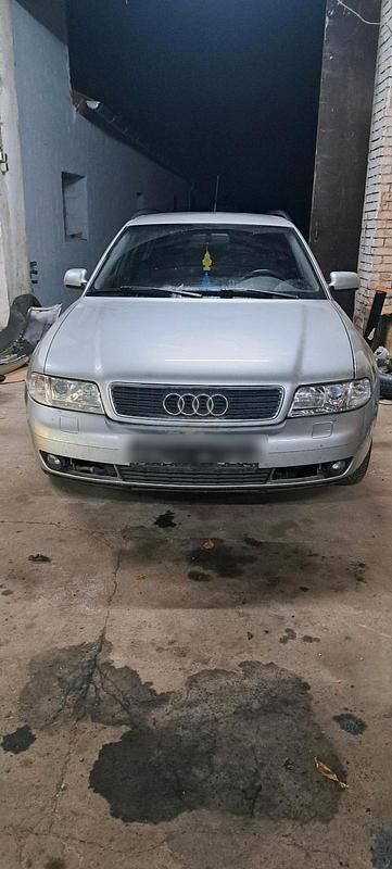 Gebraucht 2000 Audi A4 Kombi | 1.300 € (Guter Preis) - Bild 1/4