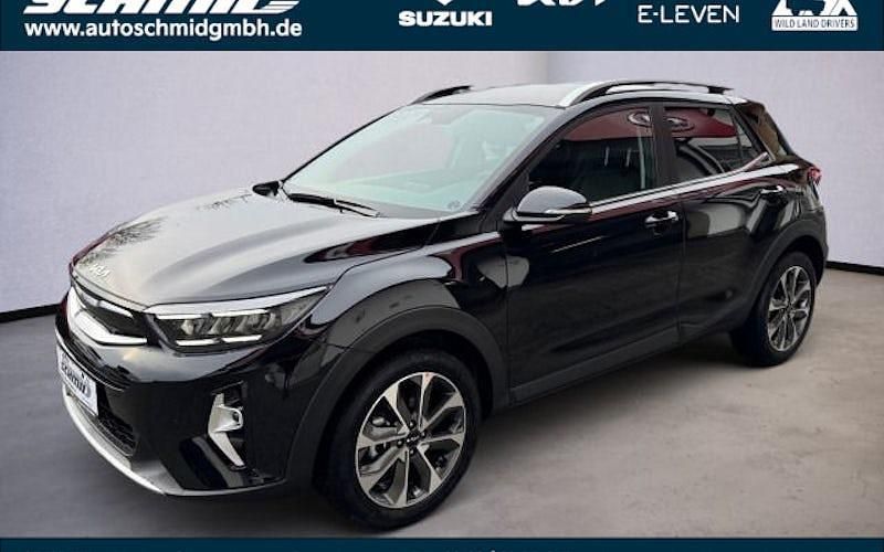 Auroraschwarz met. Neu 2025 Kia Stonic Platinum SUV | 24.990 € (Fairer Preis) - Bild 1/4
