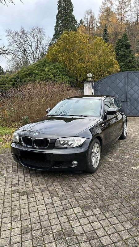 Schwarz Gebraucht 2011 BMW 118 M Sport Kleinwagen | 5.500 € (Guter Preis) - Bild 1/4